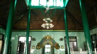 Masjid Keraton Kanoman kerap dijadikan sebagai tempat silahturahmi, perayaan tradisi, dan napak tilas para jamaah. (Sudirman Wamad/detikTravel)
