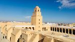 Potret Masjid Portal Waktu di Tunisia