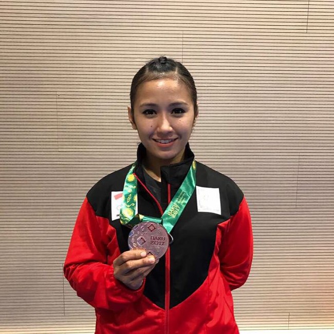 Sisil pernah mengharumkan nama Indonesia dengan membawa pulang medali perak pada SEA Games 2017 yang berlangsung di Malaysia. Foto: Instagram @orasisilia