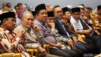 Di antaranya Fahri Hamzah, Amien Rais dan Albert Hasibuan.