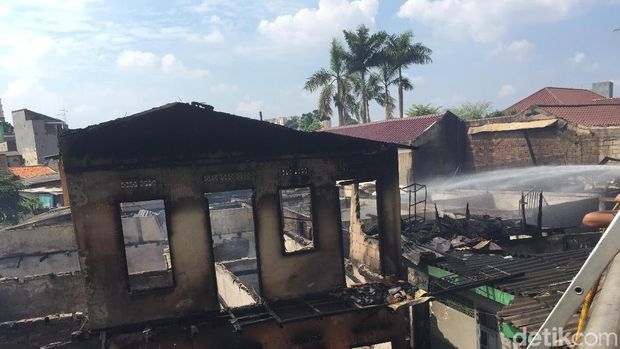 Kebakaran di Cipinang dan Pondok Bambu Hanguskan 42 Rumah