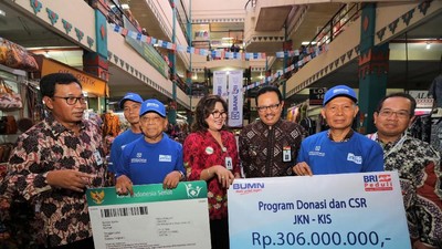 Pedagang di Pasar Beringharjo Terima JKN Gratis