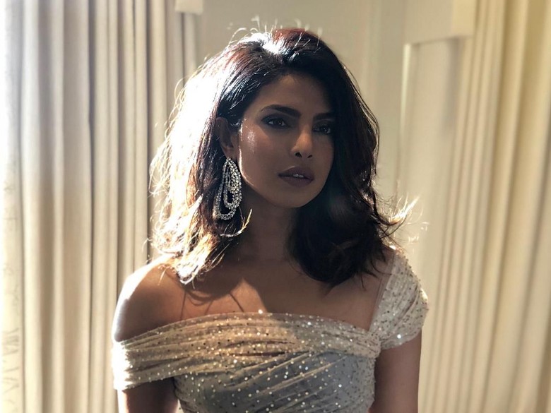 Bantu Pengungsi di Bangladesh, Priyanka Chopra Tuai Pujian Bantu Pengungsi di Bangladesh, Priyanka Chopra Tuai Pujian