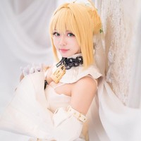 Mengenakan wig dan teknik makeup yang mumpuni, penampilan cosplay Meiji pun membuat banyak netizen terpesona. Foto: Twitter