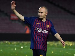 Selama 22 tahun memperkuat Barca, Iniesta memenangi 32 trofi, termasuk sembilan trofi La Liga dan empat trofi Liga Champions. Foto: David Ramos/Getty Images