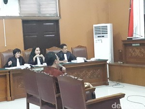 Pengacara Ahmad Dhani Tanya Kewarasan Jack Lapian