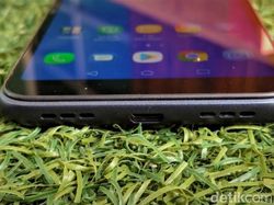 Unboxing Zenfone Live, Ponsel Layar Kekinian Harga Sejutaan