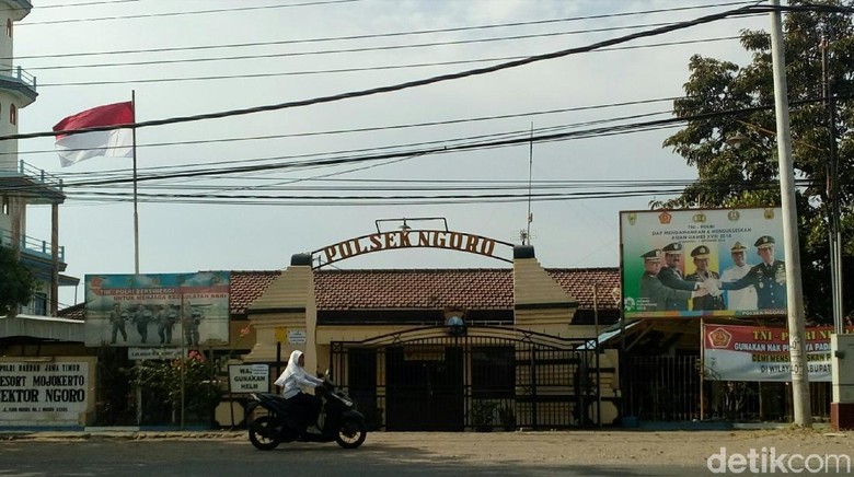 Jebol Plafon Tahanan Polsek Ngoro Mojokerto Kabur Jebol Plafon Tahanan Polsek Ngoro Mojokerto Kabur