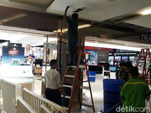 Plafon Central Park Jebol, Pengunjung Kaget
