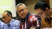 Ketua KPU Arief Budiman menjelaskan daftar pemilih sementara dan tetap (DPS/DPT) Pilkada serentak 2018 dan Pemilu 2019.