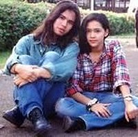 Pasangan fenomenal Ahmad Dhani dan Maia Estianty juga memilih cerai usai 12 tahun menjalani biduk rumah tangga bersama. Kala itu hubungan keduanya sempat jadi sorotan karena Ahmad Dhani dituding berselingkuh dengan mantan personel duo Ratu, Mulan Jameela. Kini Ahmad Dhani telah menikahi Mulan Jameela dan memperoleh 2 orang anak. Foto: Dok. Instagram/duljaelani