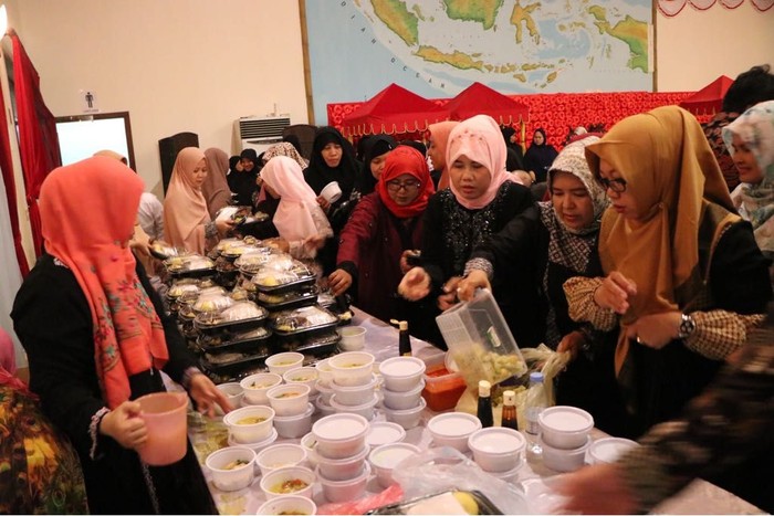 Gelar Buka Bareng WNI, KJRI Jeddah Sajikan Jajanan Khas Indonesia