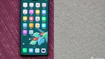 Layarnya menggunakan teknologi Super-V berukuran 6,28 inci dengan resolusi 2280 x 1080 pixel dan aspek rasio 19:9. Foto: Sina Mobile