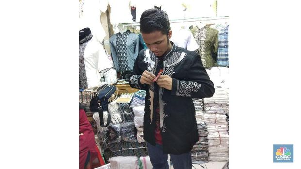 Dari Wakanda, Baju Koko Black Phanter Laris di Tanah Abang