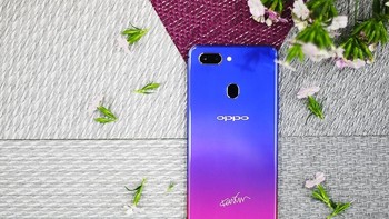 Menjalankan ColorOS 5.0 berbasis Android 8.1 Oreo. Foto: Sina Mobile