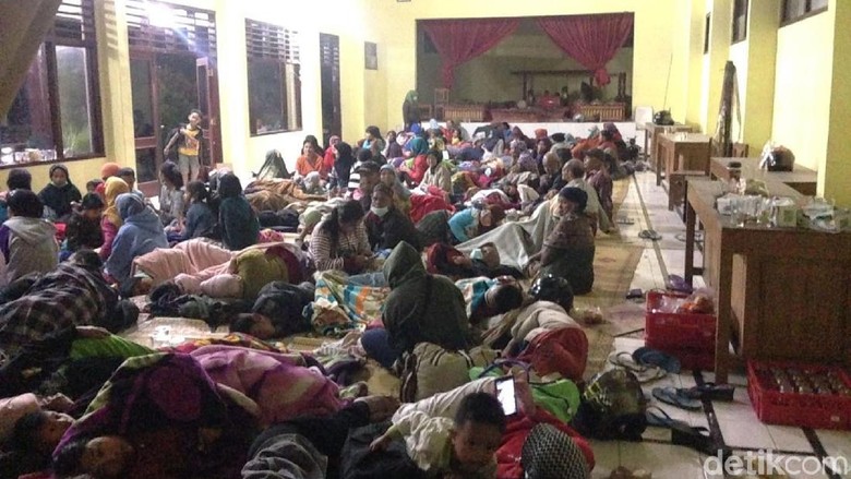 Merapi Berstatus Waspada, BPBD Sleman Siagakan Barak Pengungsi Merapi Berstatus Waspada, BPBD Sleman Siagakan Barak Pengungsi