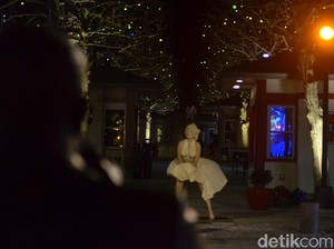 Asyiknya Bertemu Marilyn Monroe Hingga Abraham Lincoln