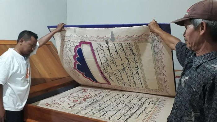 Menengok Dua Alquran Ukuran Besar di Cilegon