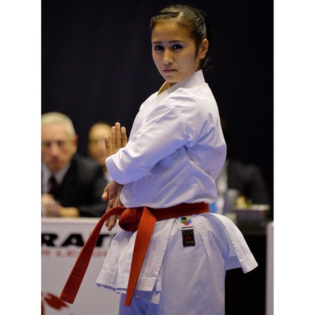 Terlihat tangguh dan kuat, dara cantik berusia 25 tahun ini juga berprestasi lho. Foto: Instagram @orasisilia