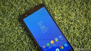 Layarnya berukuran 5,5 inch dengan resolusi Full HD+ dan aspek rasio 18:9. Foto: Adi Fida Rahman/detikINET