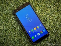 Unboxing Zenfone Live, Ponsel Layar Kekinian Harga Sejutaan