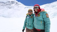 Melalui keberhasilan ini, Tim WISSEMU mencatatkan diri sebagai tim perempuan Indonesia pertama yang menyelesaikan trek seven summits (dok WISSEMU)