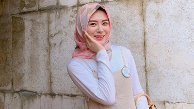 Ussy Bercadar hingga Ayana Selebgram Korea yang Mualaf