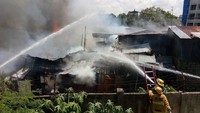 Meski api cepat bisa dikuasai, puluhan orang telah kehilangan tempat tinggal (Foto: Dok. The Freeman News)