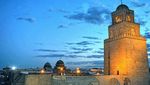 Potret Masjid Portal Waktu di Tunisia