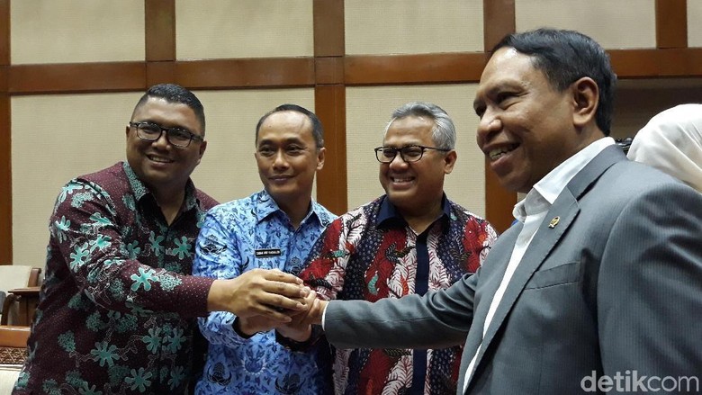 DPR Rapat Bahas Daftar Pemilih dengan KPU-Bawaslu DPR Rapat Bahas Daftar Pemilih dengan KPU-Bawaslu