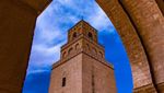 Potret Masjid Portal Waktu di Tunisia