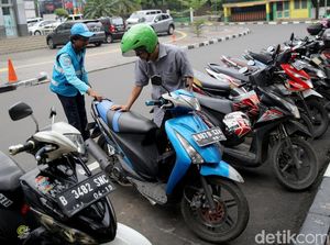 Transaksi Parkir Online di Taman Barito