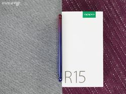 Tampilan Menawan Oppo R15 Nebula