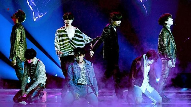 Ngefans Berat! John Cena Tawarkan Diri Jadi Bodyguard BTS Ngefans Berat! John Cena Tawarkan Diri Jadi Bodyguard BTS