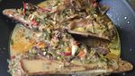 Gaya Gokil Soimah Saat Makan Duren hingga Pakai Topi dari Sendok