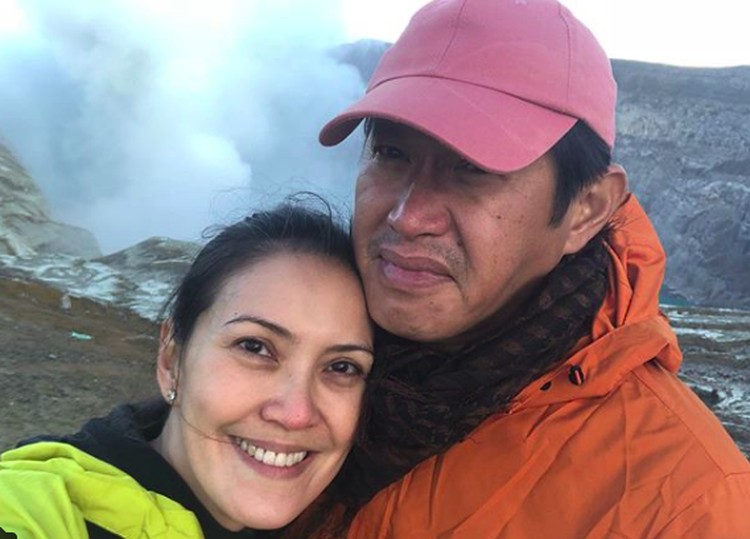 So Sweet! Potret Harmonis Rumah Tangga Becky Tumewu dan Suami