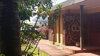 Bandara terdekat yang punya rute kemari adalah Bandara Santiago de Chile yang jaraknya 3.759 km dan Bandara Papeete sejauh 4.254 km (trinigrd/Instagram)