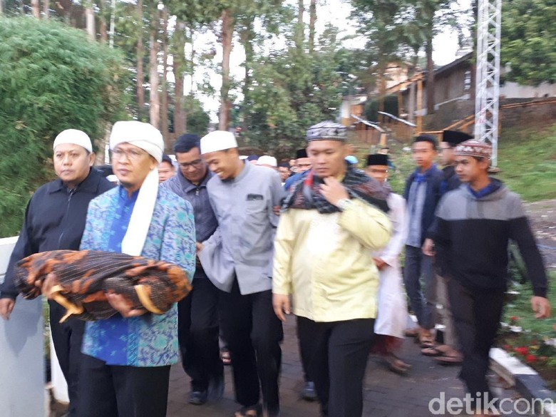 Maia Tak Ngobrol dengan Dhani, Cucu Aa Gym Meninggal Dunia Maia Tak Ngobrol dengan Dhani, Cucu Aa Gym Meninggal Dunia