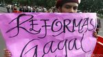Aksi Peringatan 20 Tahun Reformasi di Depan Istana