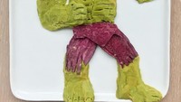 Meramaikan perilisan film Avengers: Infinity War, Harley membuat tokoh Hulk yang dibuat dari ubi, terong, kentang tumbuk yang diberi pewarna makanan. Foto: Instagram @harleysfood_art