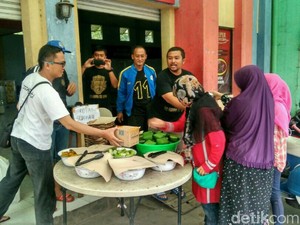 Berbuka di Warung Sedekah Sagaluh Ciamis, Bayar Seikhlasnya