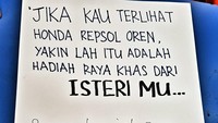 Dalam surat itu dijelaskan bahwa Honda CBR1000RR Repsol Edition tersebut merupakan hadiah spesial dari sang istri. Foto: Facebook/Ayah Pong