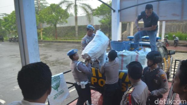 Penggerebekan gudang petasan di Wonosobo. 