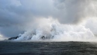 Panas lava erupsi Gunung Kilauea ditaksir mencapai 2.000 derajat celcius.  (Foto: Dok. REUTERS/Terray Sylvester)