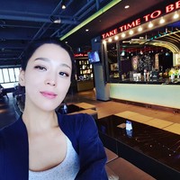 Tak tampak kerutan di wajahnya. Artis kelahiran 1975 ini masih sama seperti saat dia terjun di dunia entertainment beberapa tahun silam.  Foto: dok. Instagram @hangoeun310