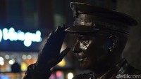 Tokoh penting yang dibuat patung oleh Ivan Schwartz adalah FD Roosevelt, Winston Churchill, Dwight D Eisenhower dan Louis Armstrong. Seluruhnya dibuat berkelir warna tembaga kehitaman (Dana Aditiasari/detikTravel)