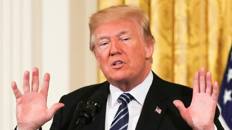 Hakim Minta Trump Tak Lagi Blokir 7 Akun Twitter Hakim Minta Trump Tak Lagi Blokir 7 Akun Twitter