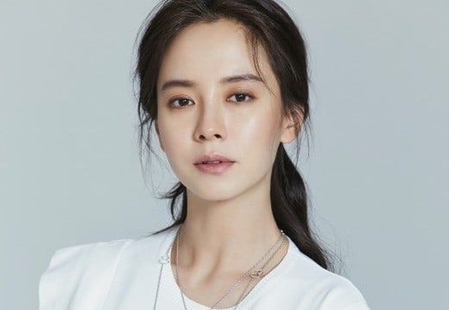  Masih dari Korea Selatan, peringkat lima ada aktris dan bintang Running Man Song Ji Hyo. (Foto: Getty Images, Istimewa)