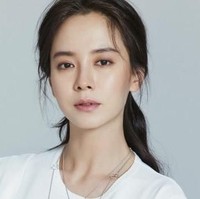  Masih dari Korea Selatan, peringkat lima ada aktris dan bintang Running Man Song Ji Hyo. (Foto: Getty Images, Istimewa)
