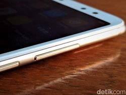 Unboxing Redmi S2, Ponsel Selfie Harga Rp 2,3 Juta